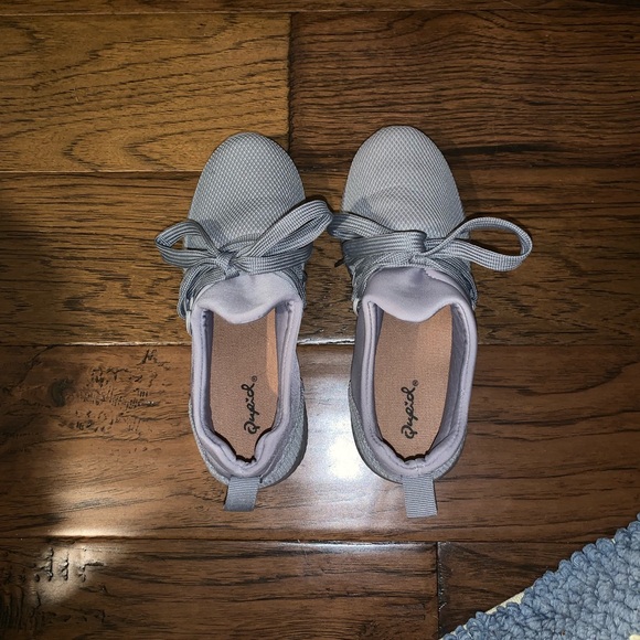 Sneakers - Picture 2 of 2